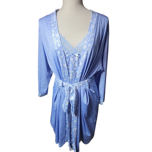 Laura Ashley Intimates & Sleepwear Laura Ashley Light Blue White